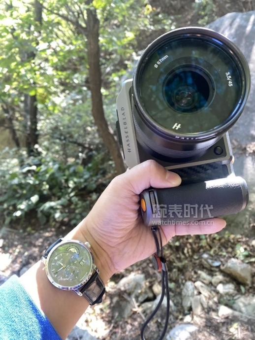 网友晒自己微信好友数量,网友晒1300手表