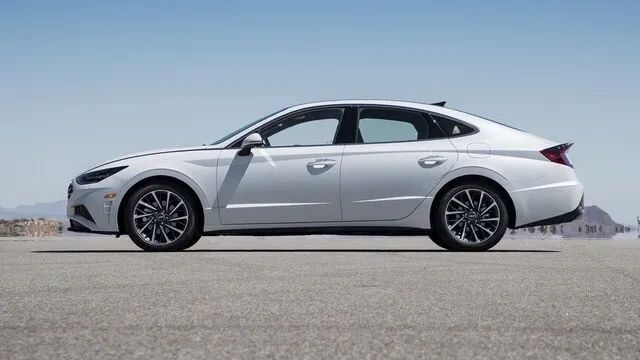 索纳塔第十代运动版,第十代现代索纳塔配置和内饰空间