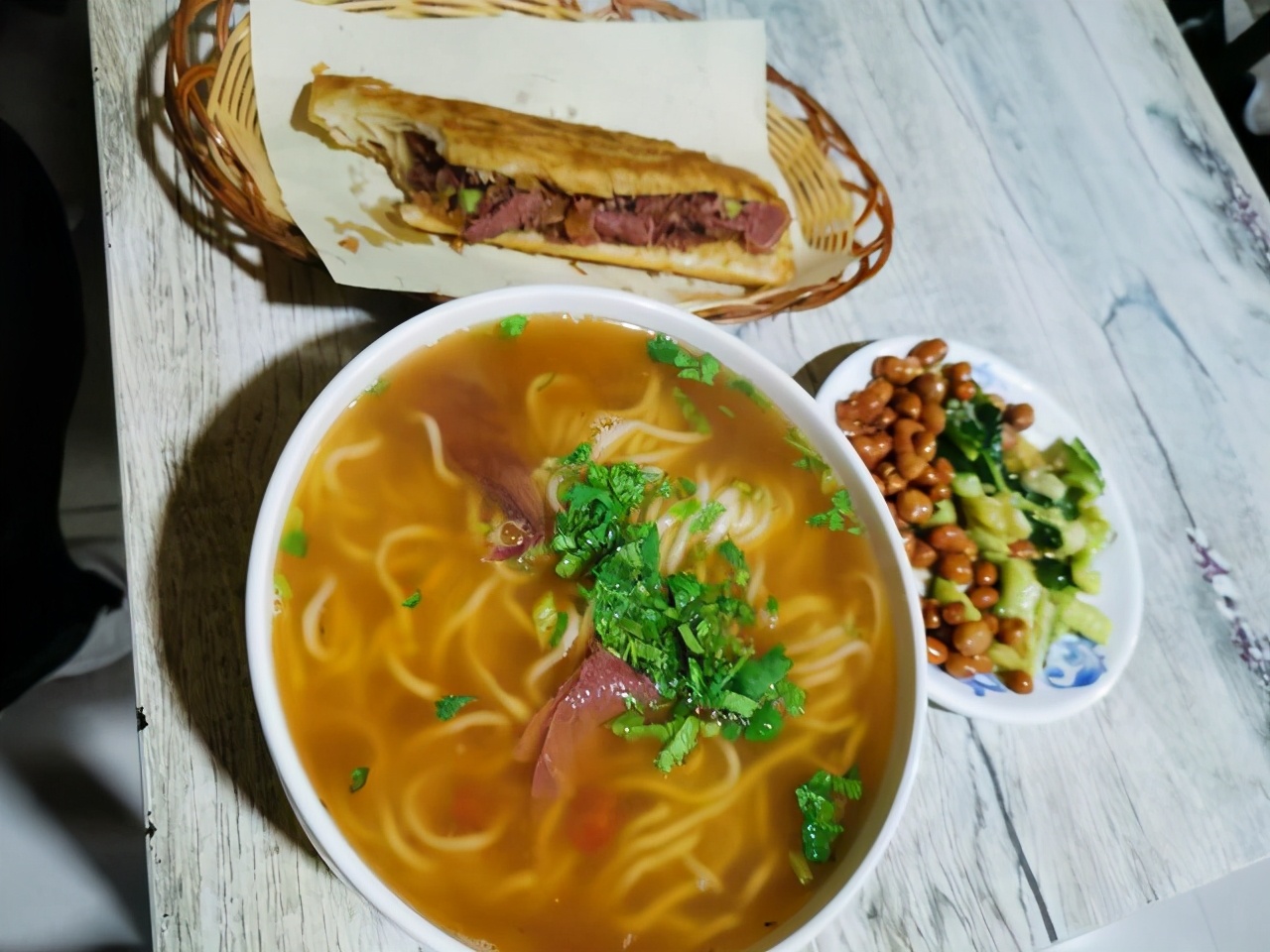 唐山老边驴肉火烧,唐山驴肉火烧卷