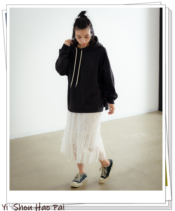 十种颜色卫衣搭什么裤子才好看,连帽卫衣穿搭配色技巧