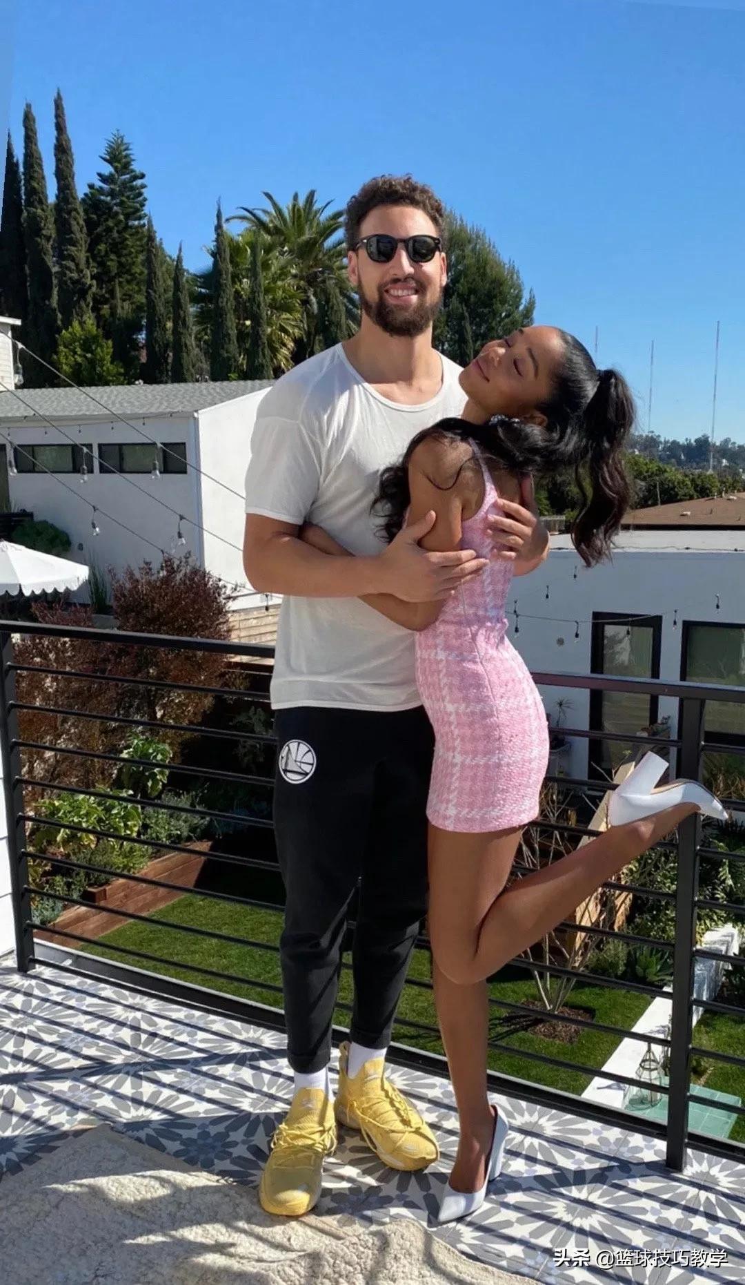 克莱汤普森回归首秀穿什么鞋 (克莱汤普森复出首秀什么鞋)