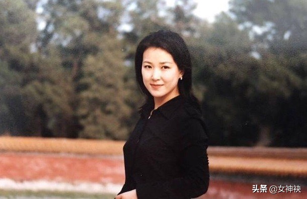 乐蜂网关闭意味着创始人李静创业失败？娱乐主持人女王的华丽转身