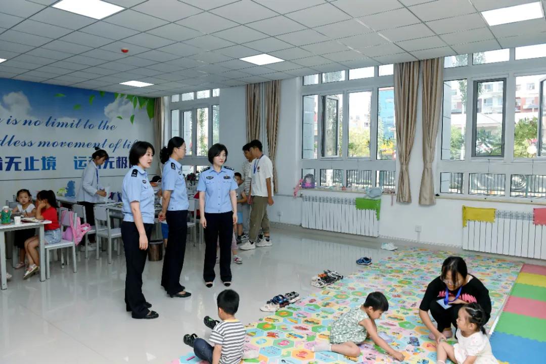 平安你守护警娃我照顾丨银川市公安局“警营小课桌”开班了