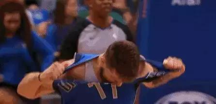 这场奥巴马都来看的比赛，未来NBA状元的耐克鞋，“炸”了……