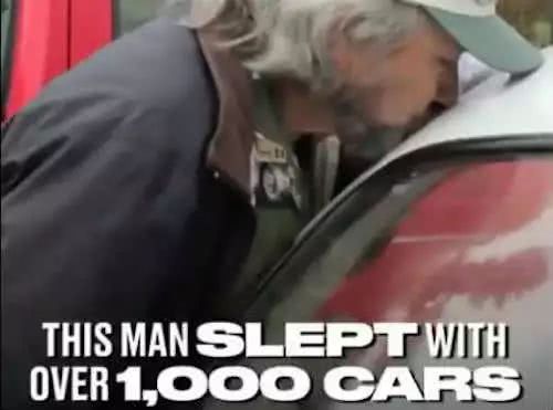 他和未婚妻处了5年，背地里居然买了14个橡胶娃娃！