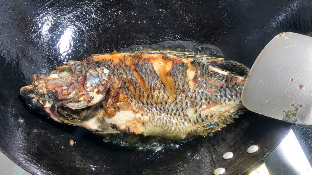 煎鱼不粘锅不破皮炸豆腐,煎豆腐酿不粘锅不破皮的正确做法