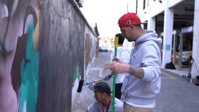 80后小伙开创中国风涂鸦，为周杰伦作画，如今却“无墙可涂”