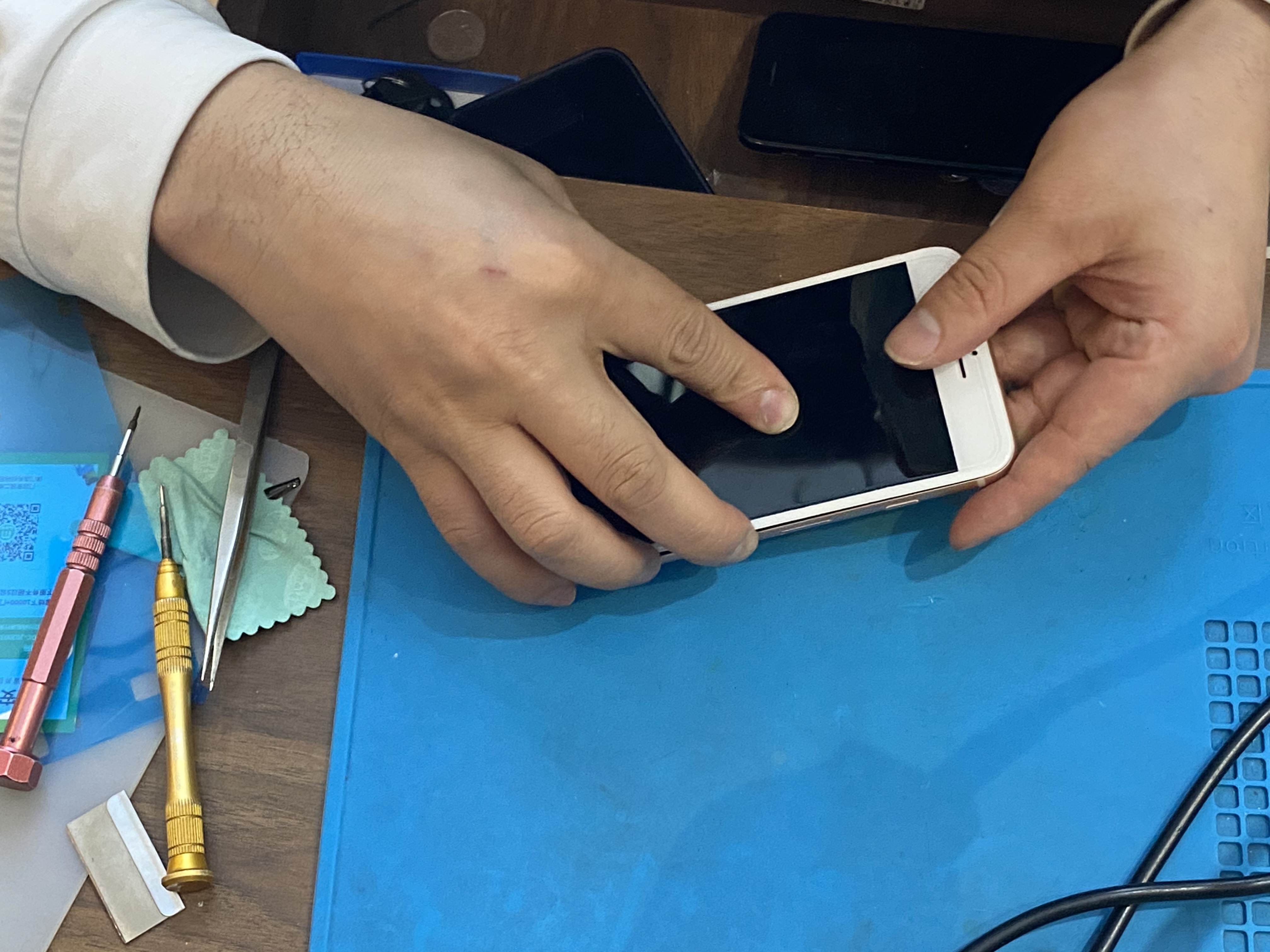 iphone8p更换官方电池,苹果8p更换第三方电池会怎么样