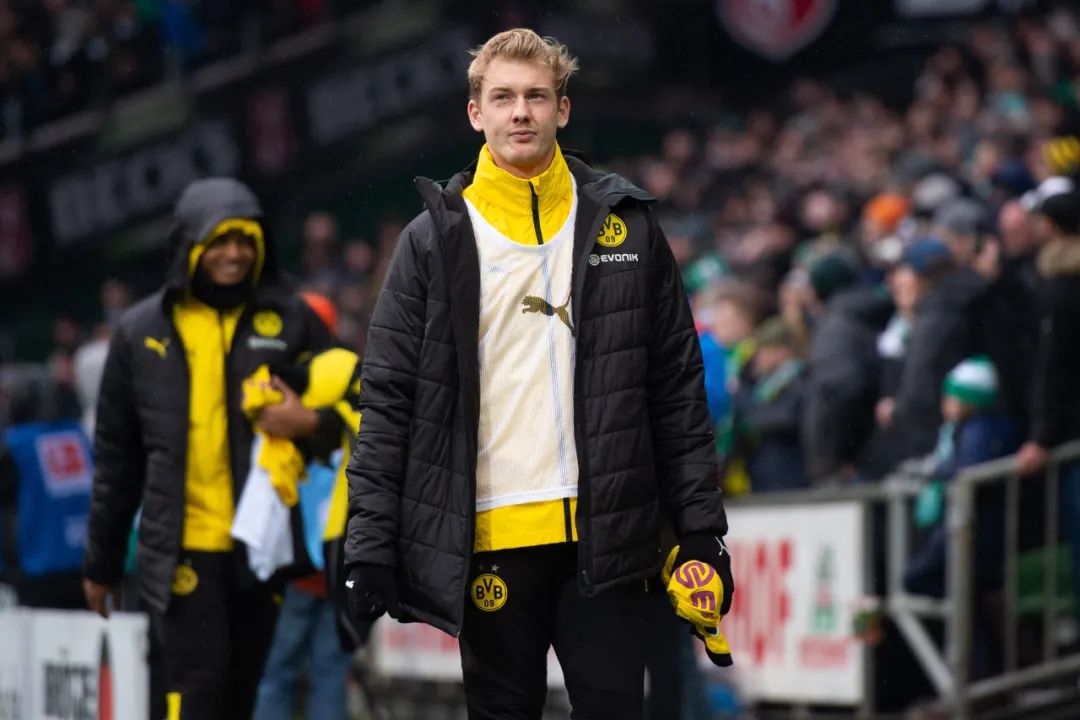 “布”步为营：大黄蜂的新任指挥官