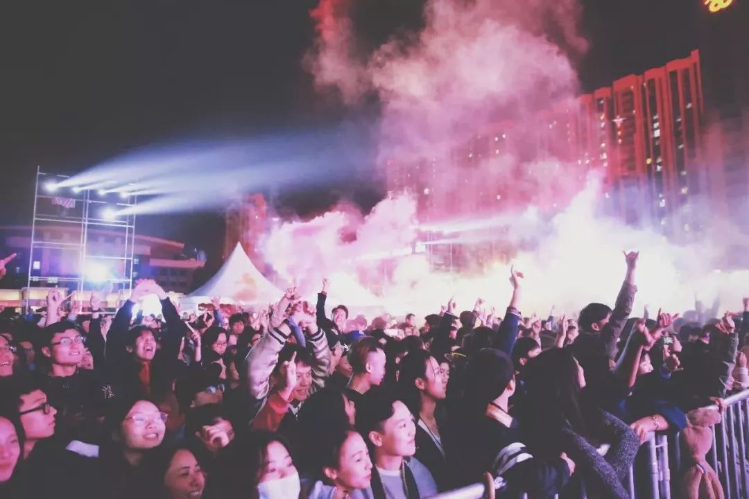 自从藏龙岛有了南延线，我就再没羡慕过别人家的学校！