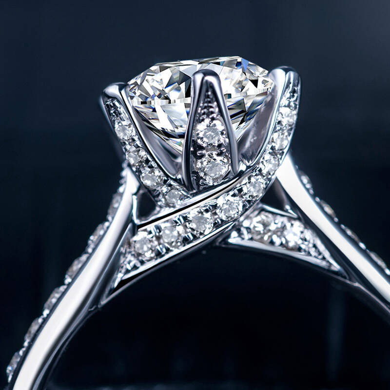 18k金戒指卡地亚莫桑钻,卡地亚戒指一比一高端莫桑钻