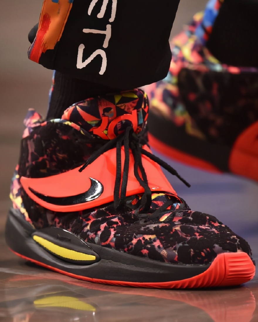 kd杜兰特战靴简版5代,kd球鞋最新