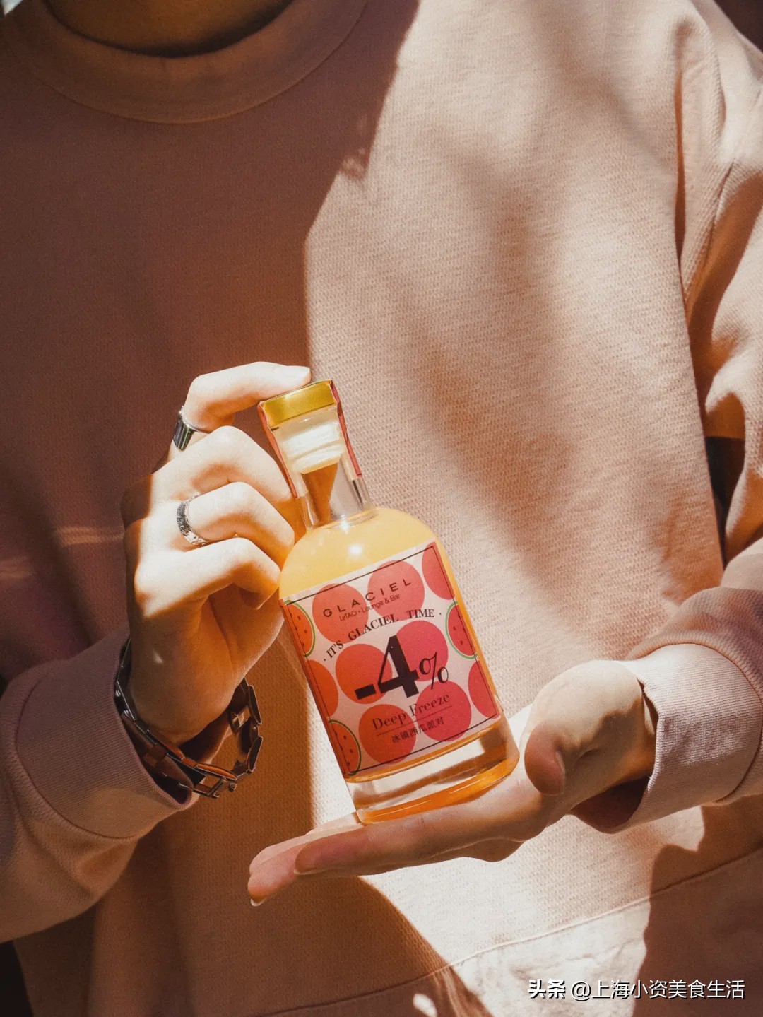 夏天的微醺感觉从一杯美酒开始,关于夏天的一切美好都藏在风景里