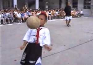 武磊颠球视频,武磊颠球