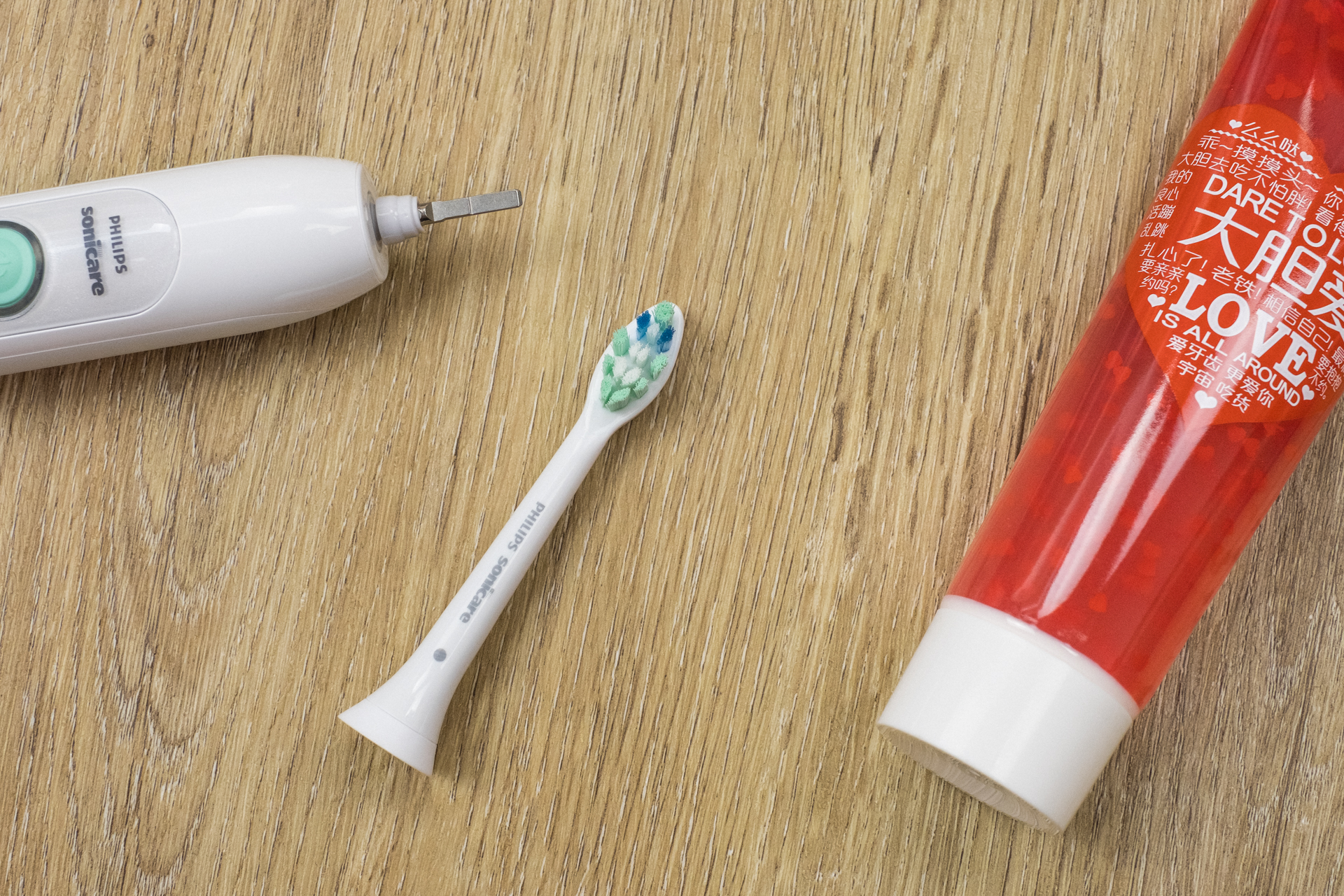 电动牙刷水里震动效果,电动牙刷刷牙的正确方法3d演示