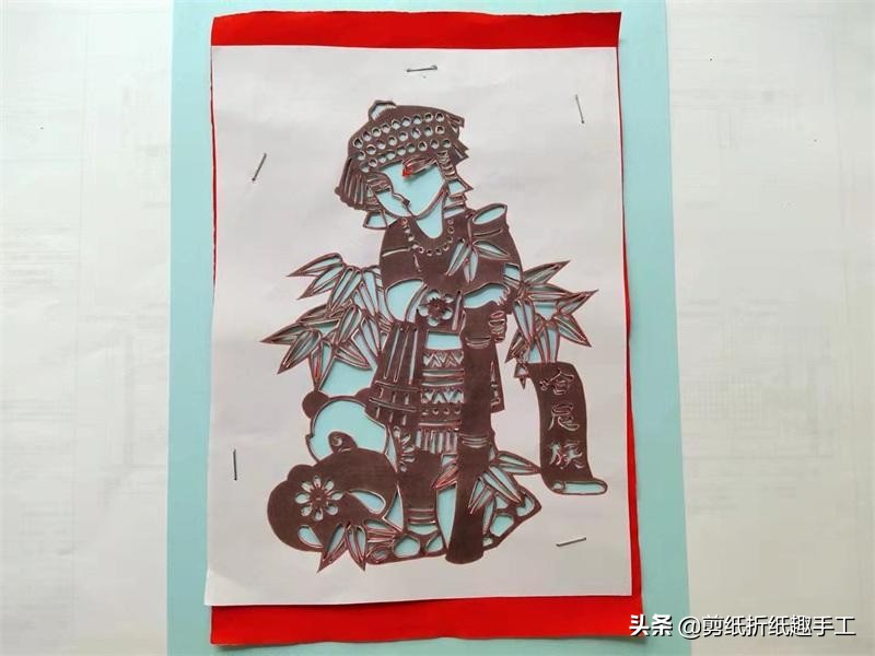 哈尼族剪纸视频,哈尼族图腾手工剪纸教程