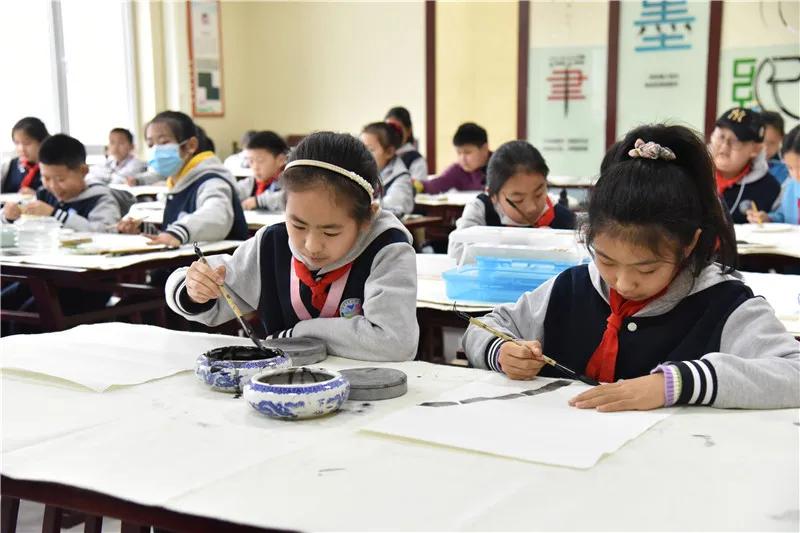 小学有特色的社团活动课,胶州市第六实验小学运动会