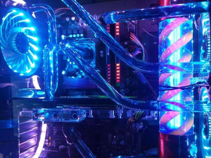 10000元的电脑主机比网咖好太多!每年给我省下一万块钱