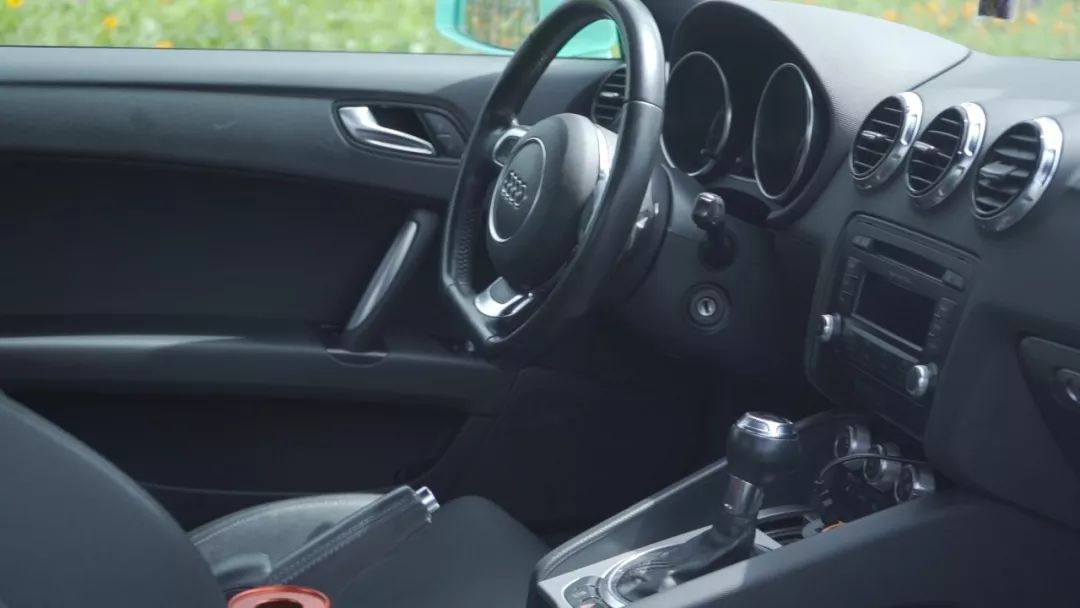 动力强劲外观拉风，15万四个圈能圆跑车梦