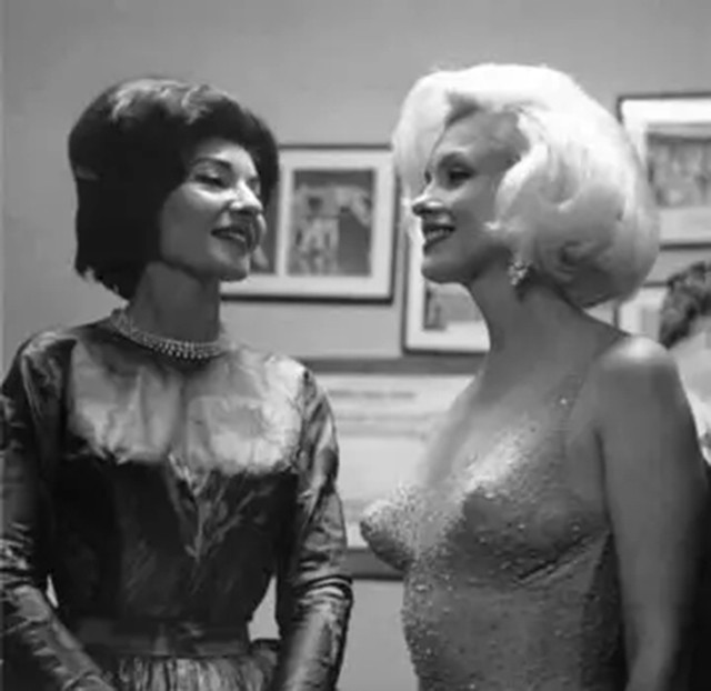 日本医生解剖梦露尸体，声称：心脏和肝脏都没有异常，非常干净