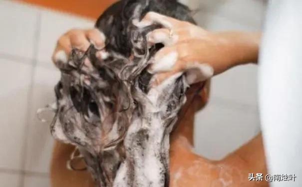 头皮长疙瘩头皮出油用什么洗发水,头皮出油过多推荐做头皮护理吗