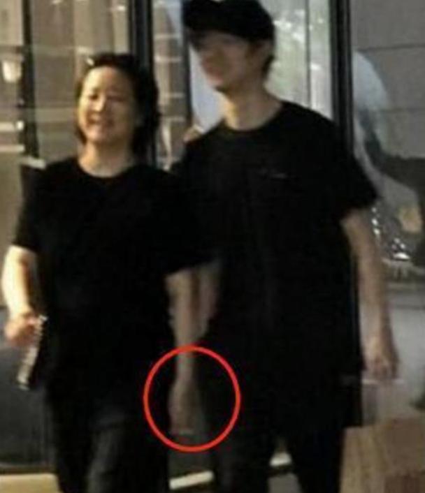 10位出轨男星的老婆与小三对比,唯一允许妻子出轨的男星