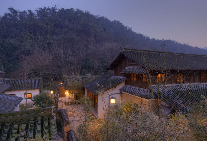 杭州西湖推荐住的酒店,杭州西湖边最好的十个酒店价格