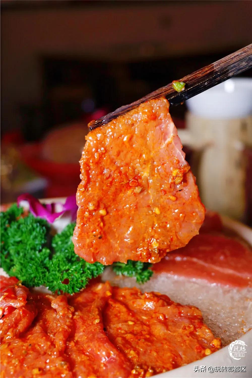 日均爆排1000+！壕涮八道硬核招牌，明星接连翻牌的巴蜀火锅来了