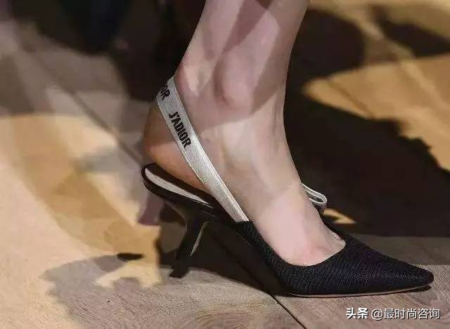 盘点5款超A高跟鞋，穿上它，腿不是腿，是塞纳河畔的春水