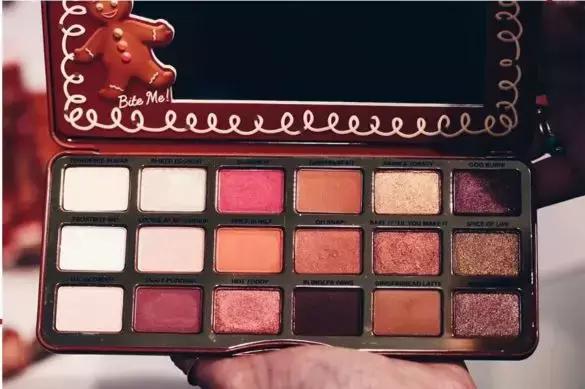 burberry圣诞限定彩盘,如果只买一个护肤品买什么