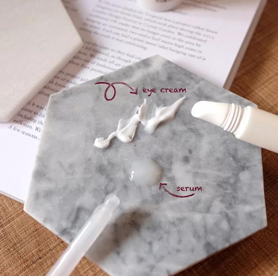 有句话说得好:美不美看脸,老不老看眼