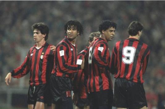 荷兰三剑客时期11号球员,荷兰三剑客左边锋