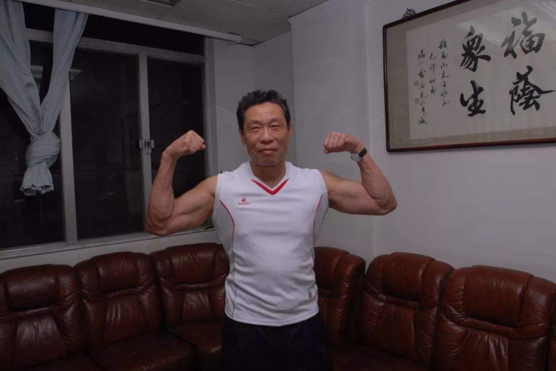 抗击肺炎钟南山的光荣事迹,白衣天使抗击sars冠状病毒