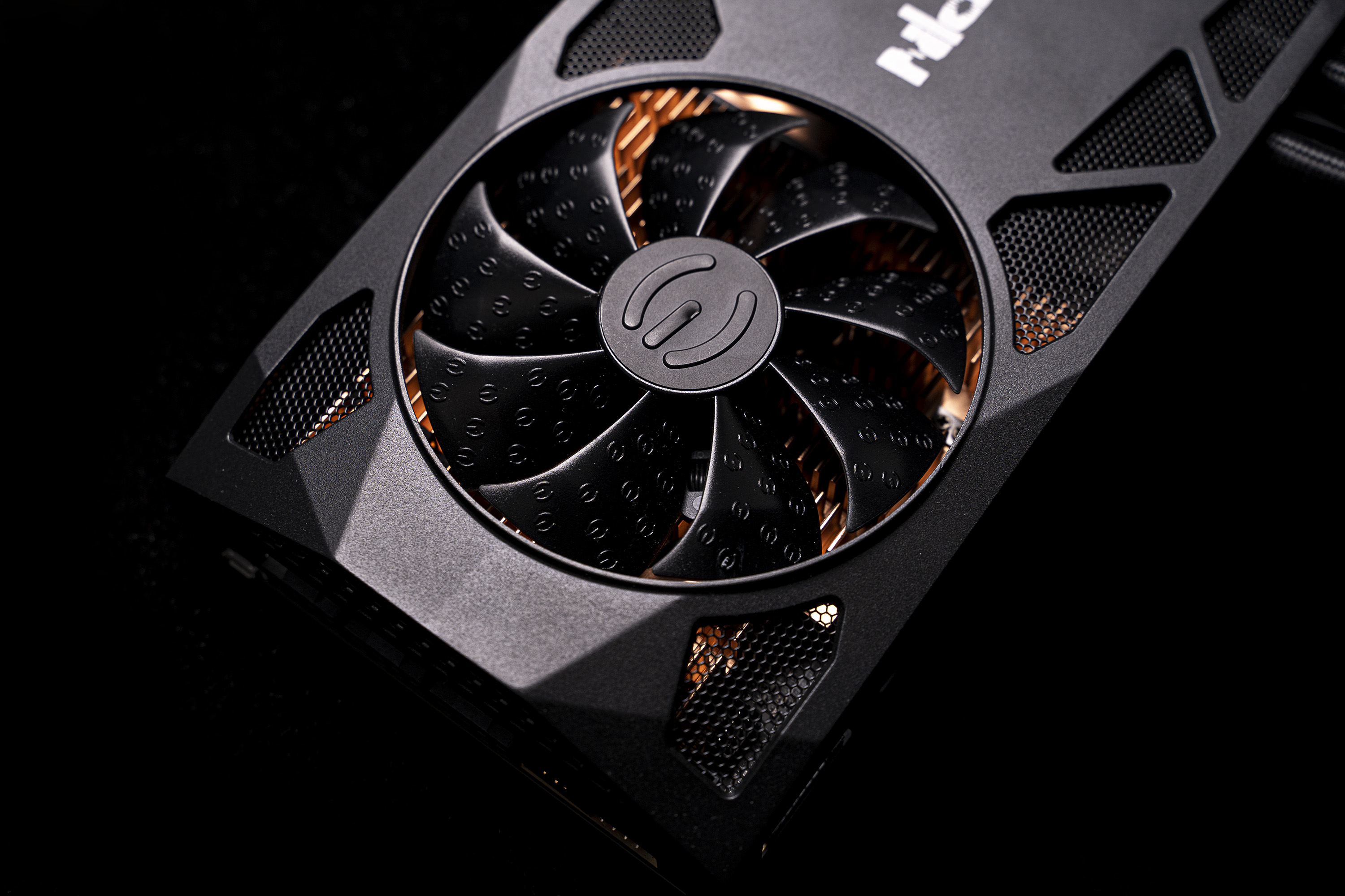 联力鬼斧机箱使用感受,联力鬼斧机箱装机配件推荐