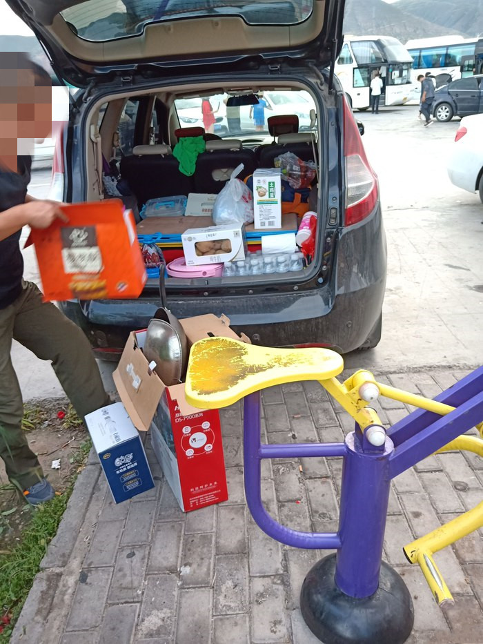 一路到新疆穷游,床车自驾穷游视频15分钟