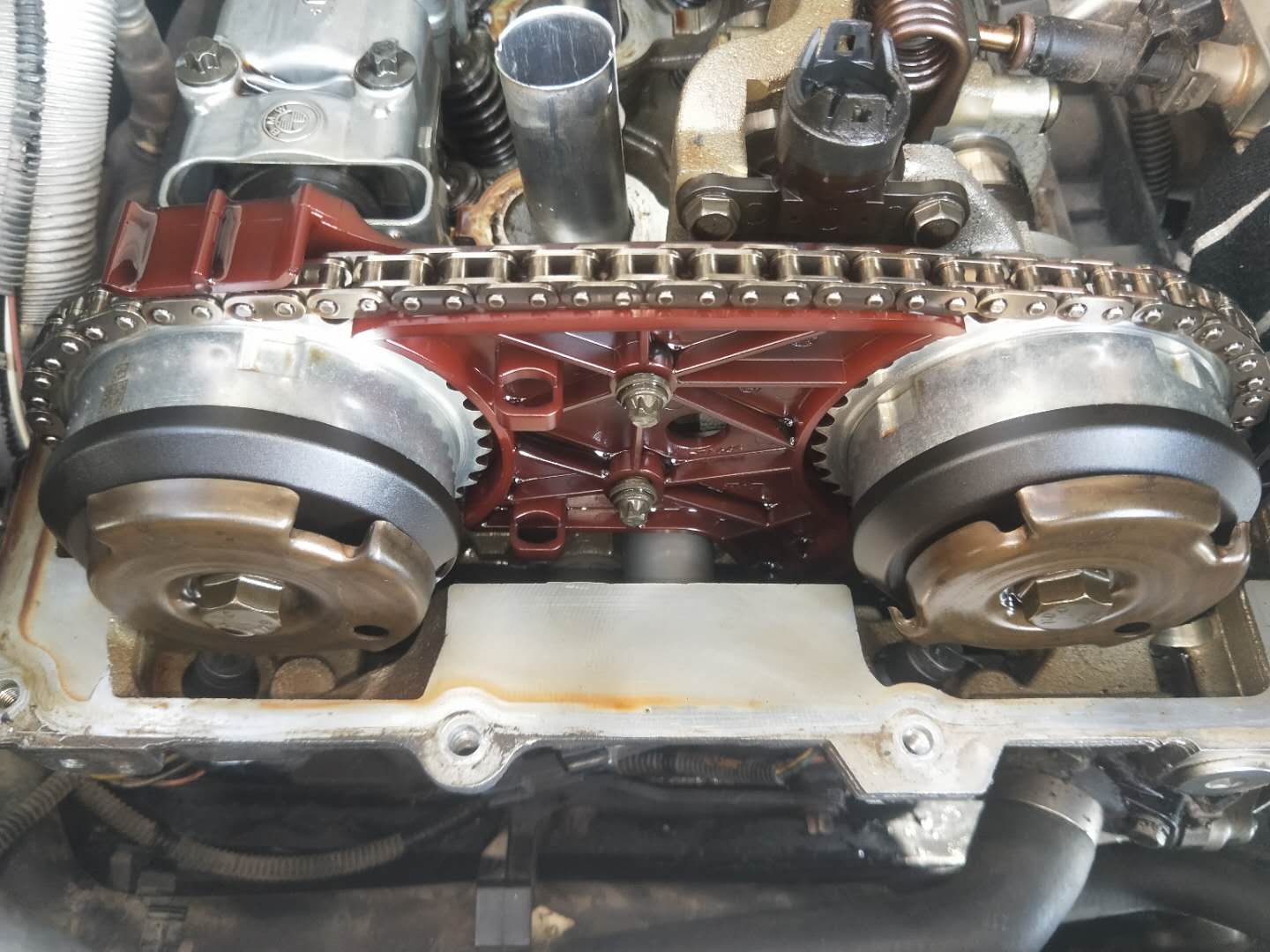 如何解决宝马发动机漏油,如何解决宝马发动机漏油问题