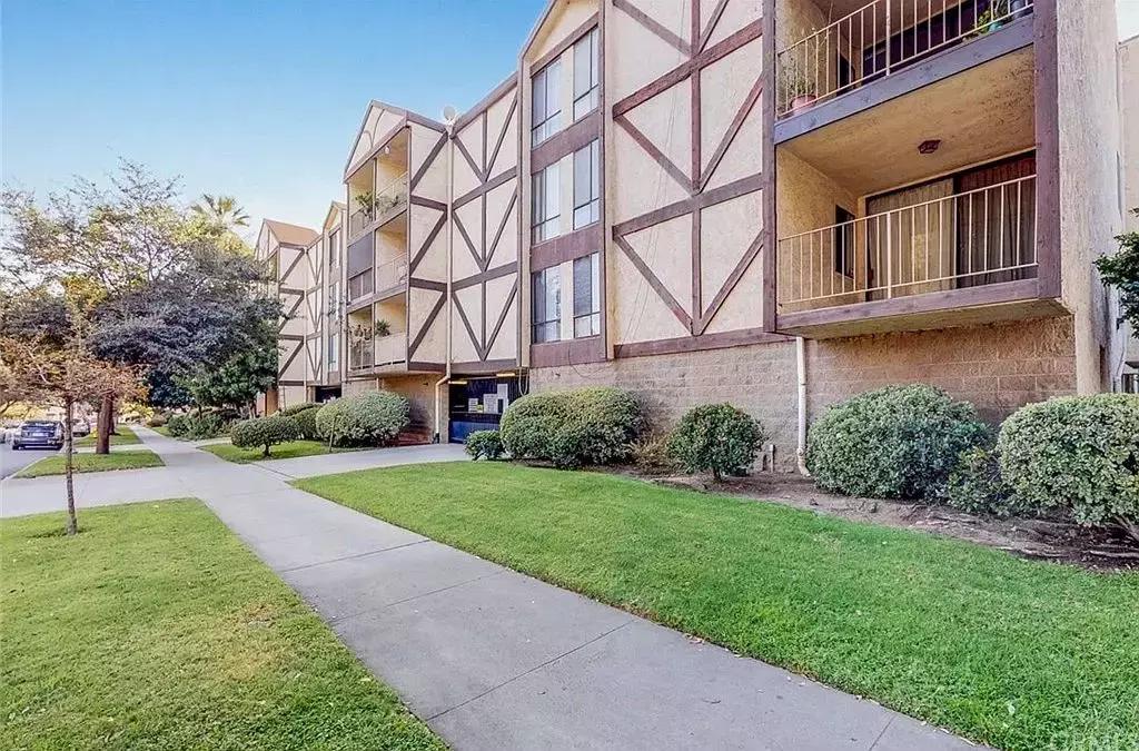 租房热门地段,破房子租五万块一个月