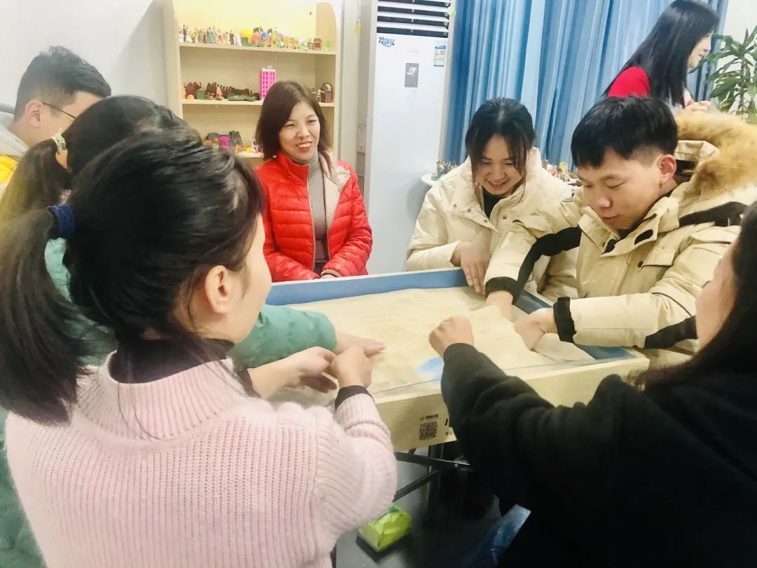 班主任团辅减压活动,沙盘团辅课堂