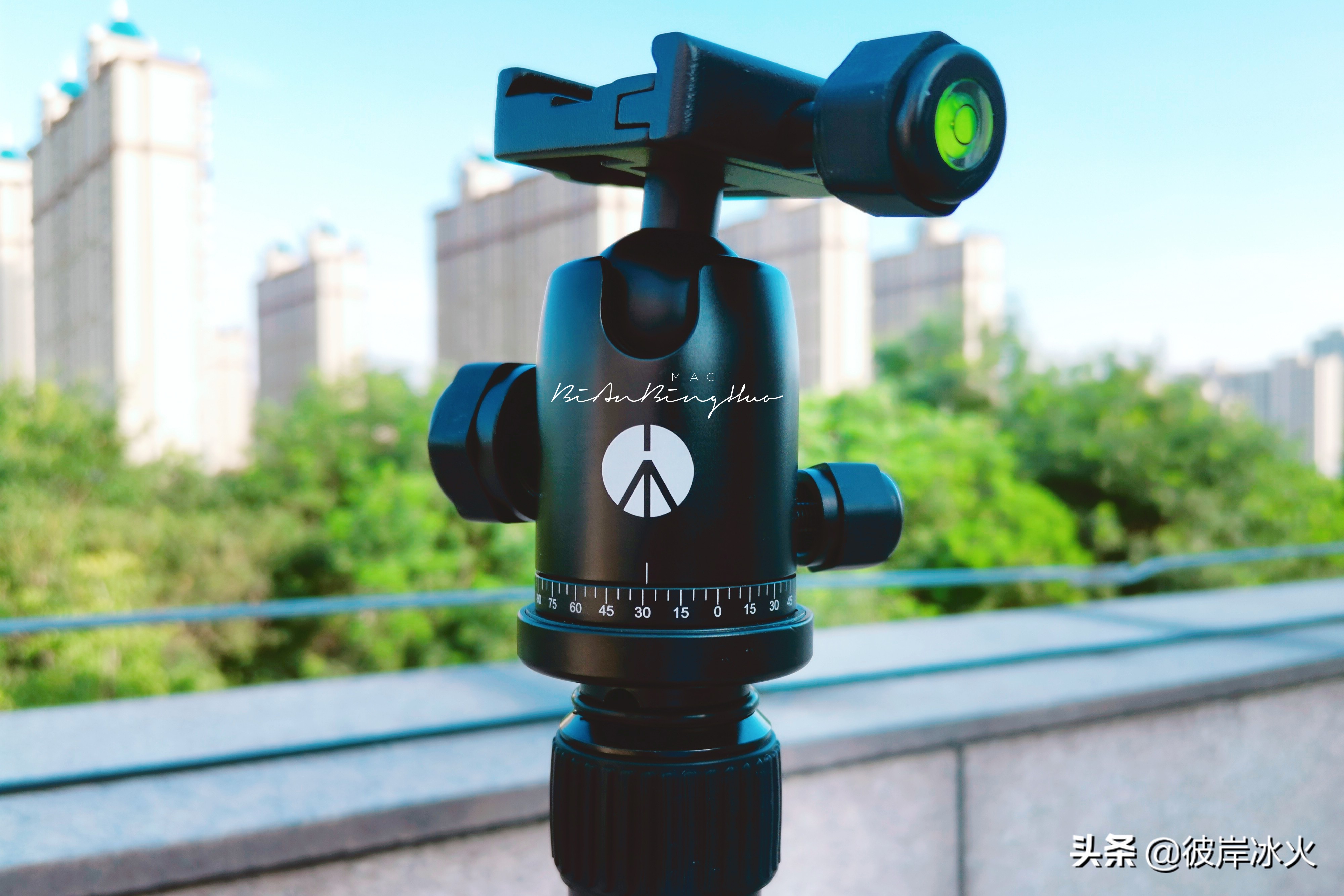 哪种便携式的摄影三脚架好,摄影器材三脚架怎么用