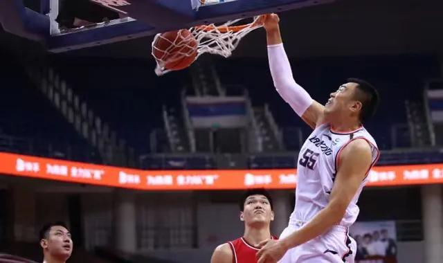 郭艾伦谈换帅,郭艾伦一个人扛起了辽篮大旗