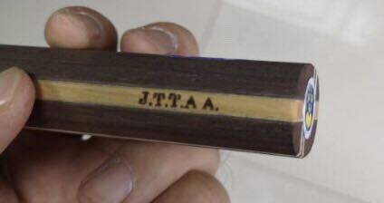 欧版蓝标和日版,许昕蓝标欧版与行货的区别