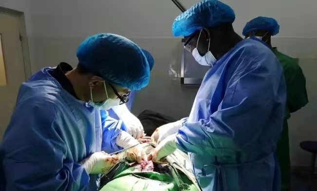 【讲*党**性强担当创一流】北京积水潭医院优秀*产党共**员风采展示(援几内亚医疗队篇十三)