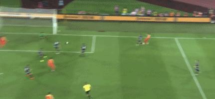 中国足球球迷超燃瞬间全场欢呼,国足进球球迷沸腾超燃剪辑