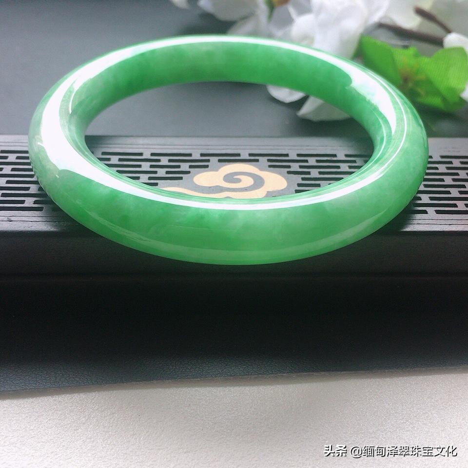 翡翠颜色的细节分类详解,翡翠帝王绿玉髓图片大全