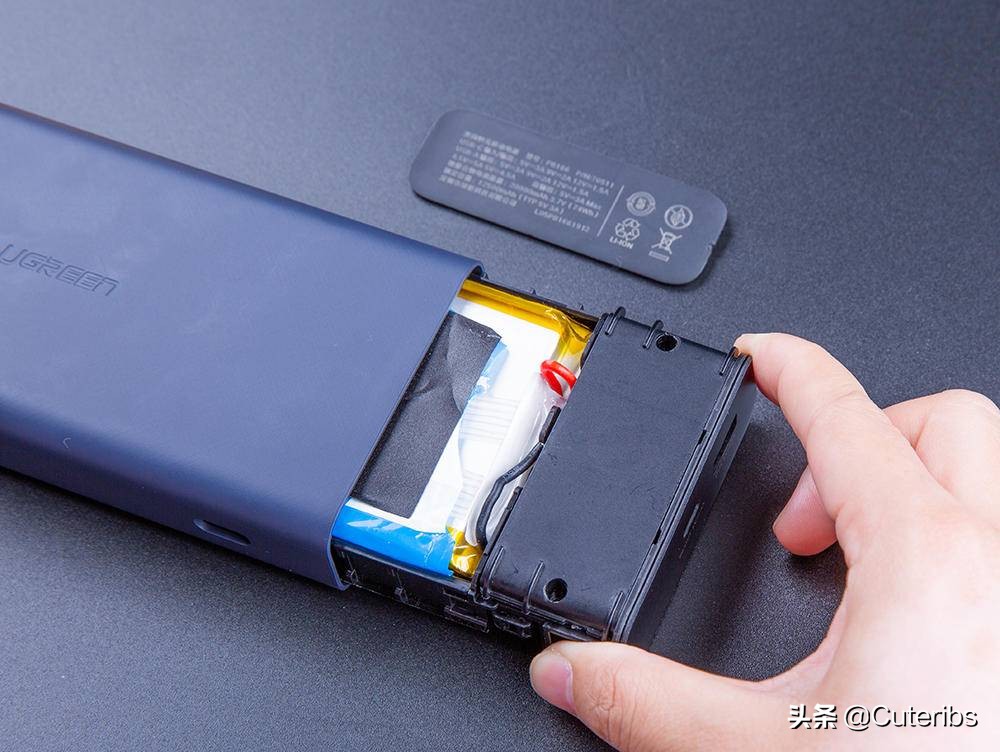 绿联超级快充充电宝拆解,绿联100w二合一氮化镓充电宝拆解