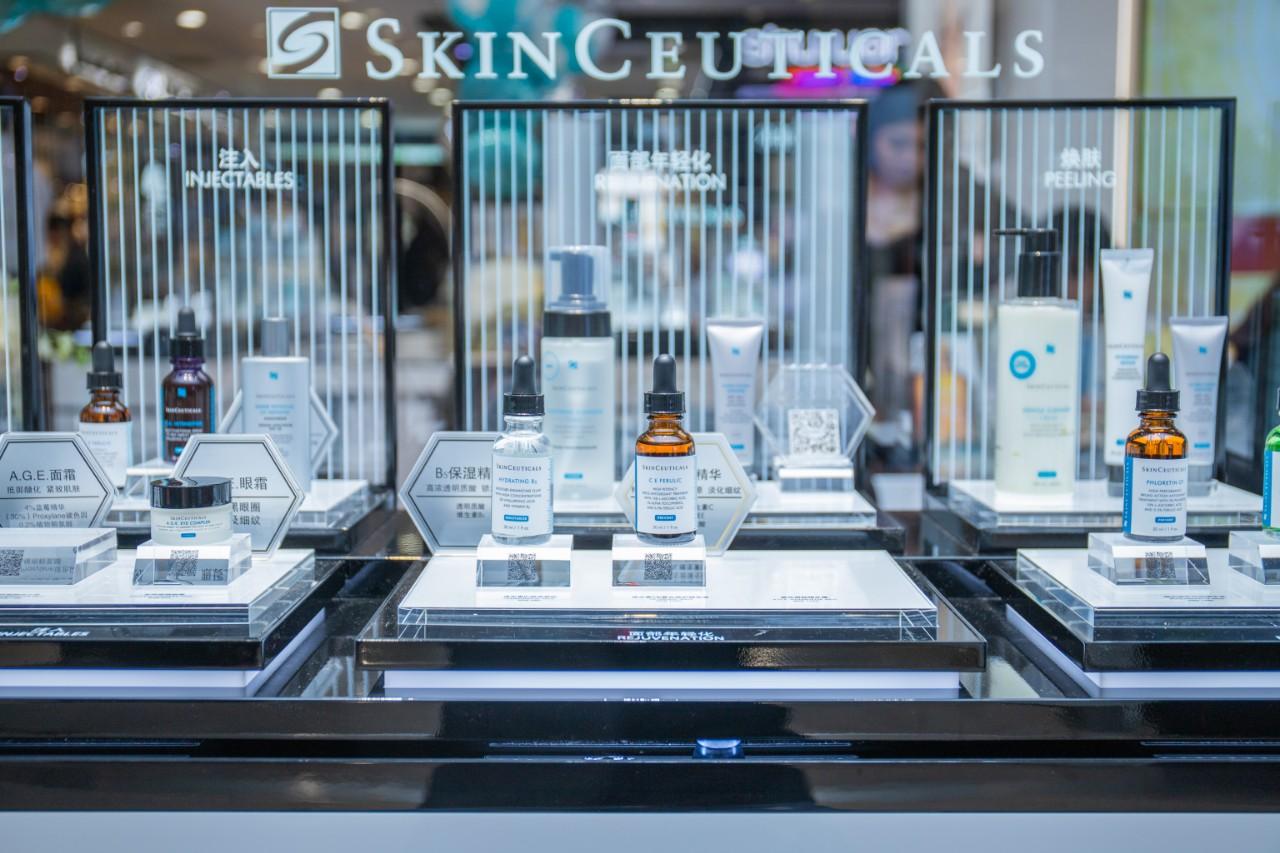 魔法城堡的女生,魔法城堡里的女孩