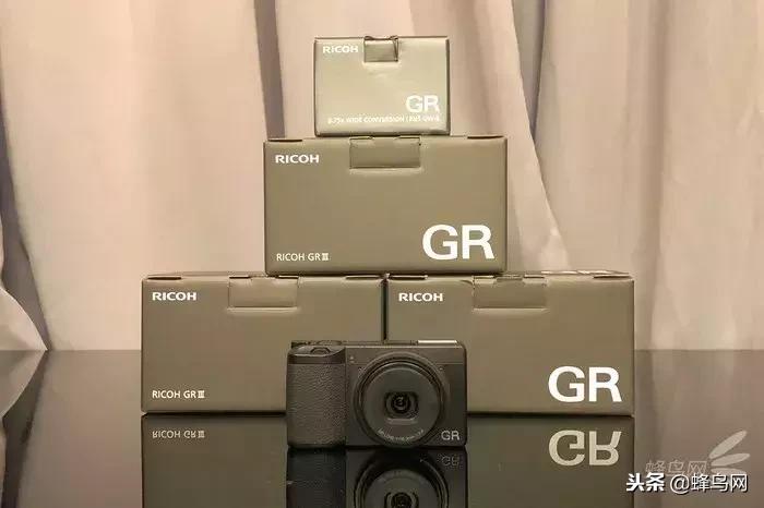 无反都是全画幅吗,无反就是微单吗