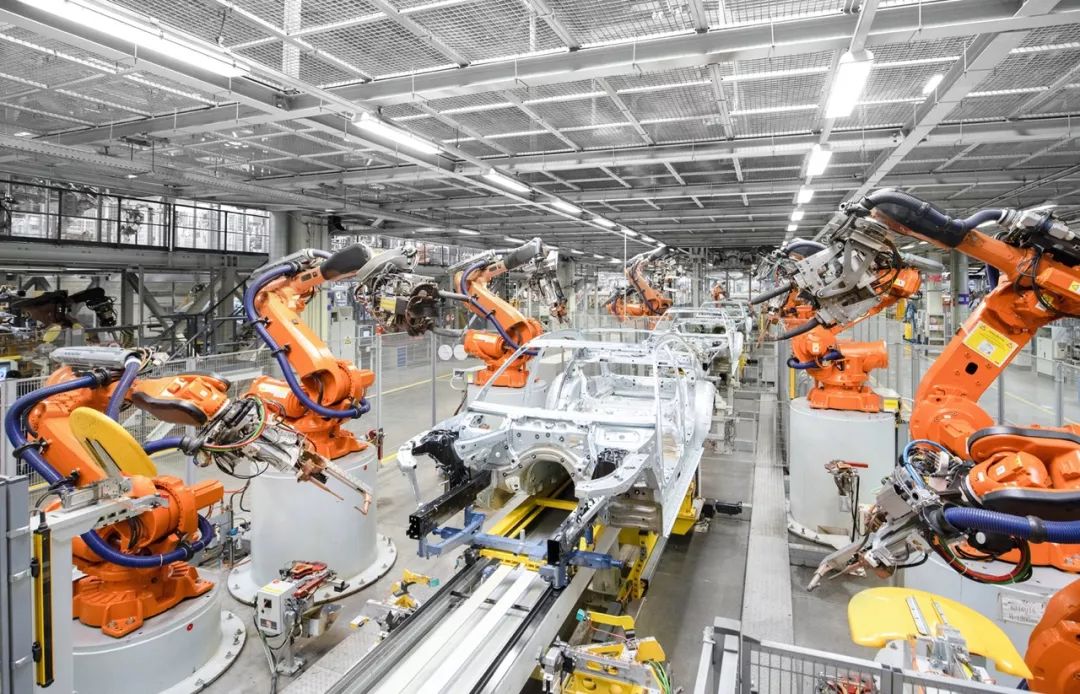 潮流塑递|宝马铁西艺术季开启;捷豹XEL、奔驰GLBSUV上市