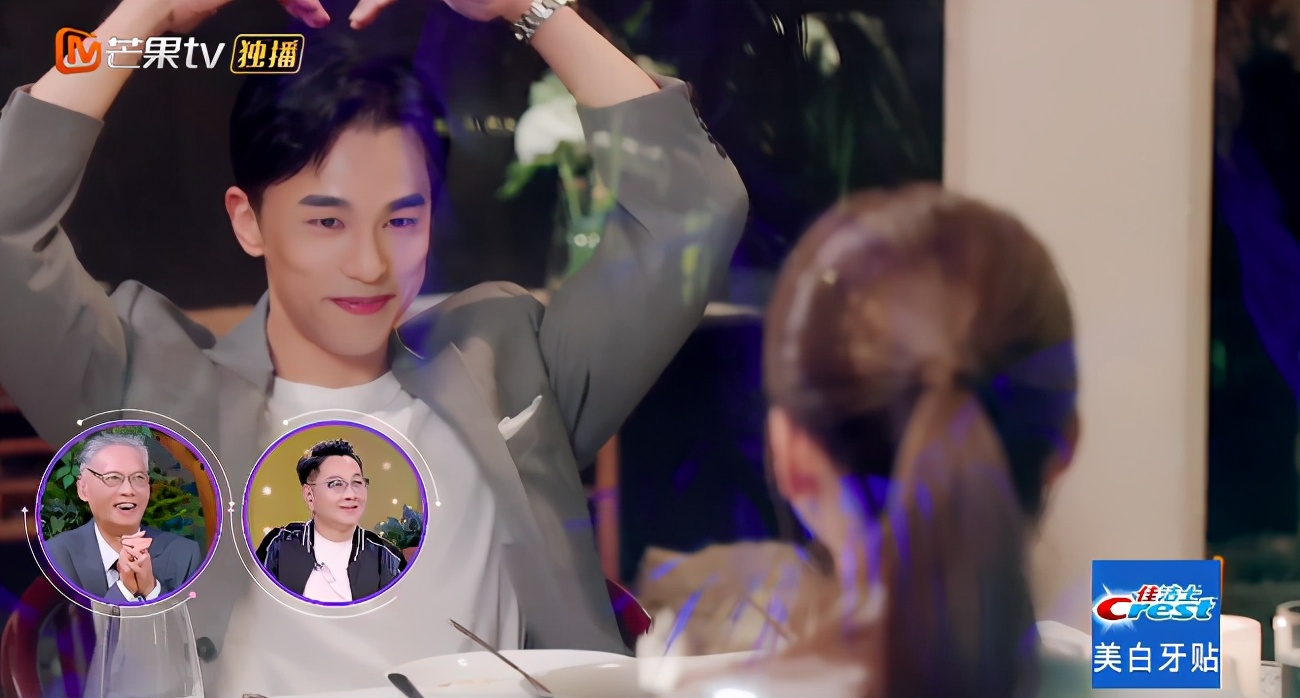 娱乐圈教科书级别的吻戏,娱乐圈爱情小说实体书