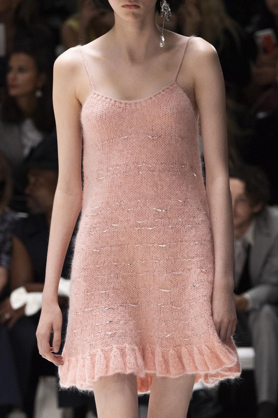 “冰岛恋歌”是什么神仙色?这款潮流新品将色彩美*运学**用到极致